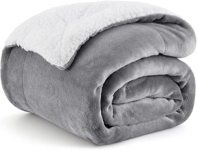 Bedsure Sherpa Fleece Throw Blanket - Fluffy Microfiber Solid Blankets for Bed and Couch Double/Twin Size, Silver Grey, 150x200cm