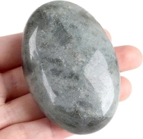 XIANNVXI 2.4" Large Grey Labradorite Crystal Stone Polished Palm Healing Gemstone 0.7" Thick Pocket Worry Crystal for Massage Reiki Stress Relief Meditation Accessories 1 Pc